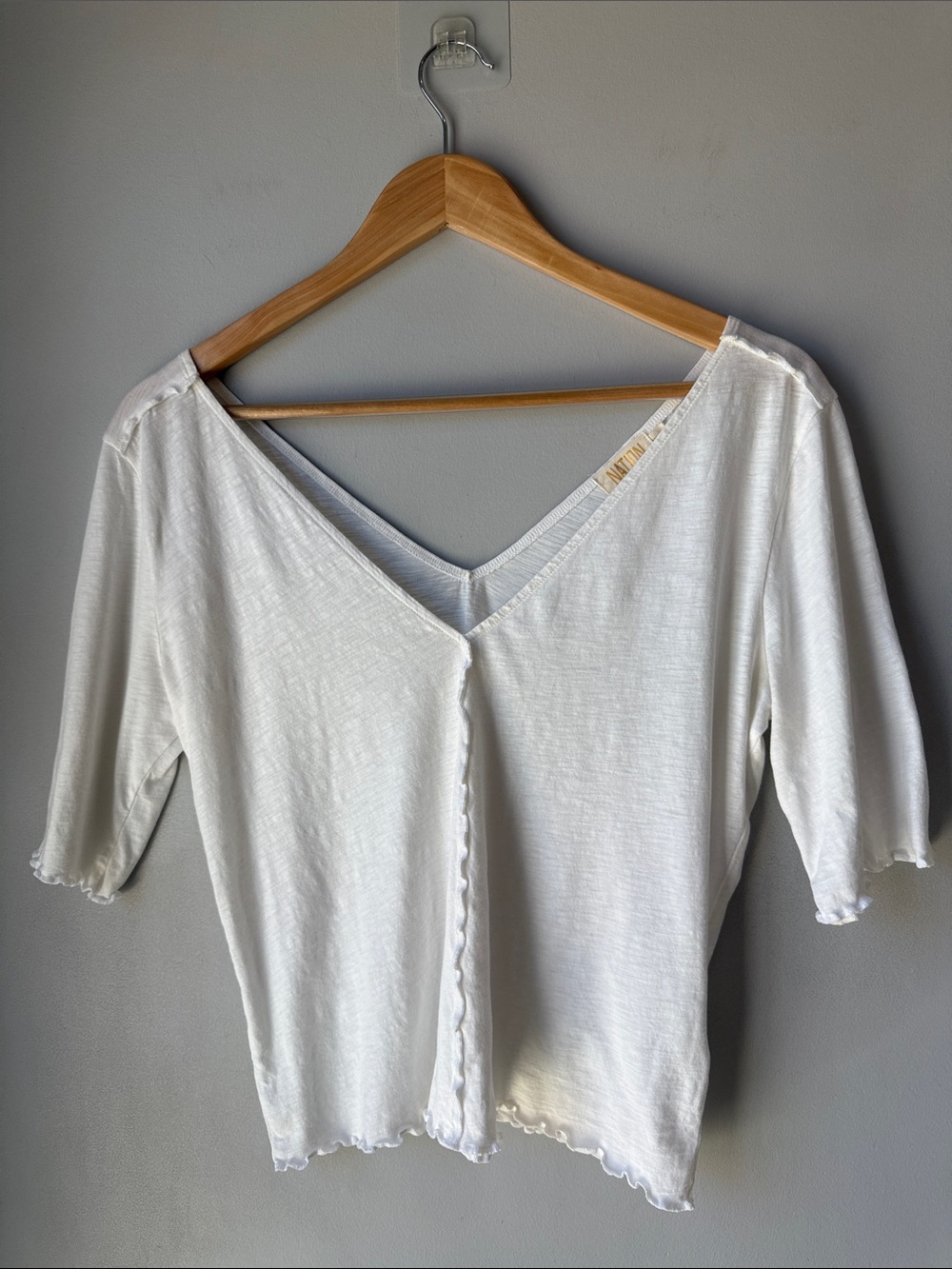 Nation LTD White Center Seam Scallop V-Neck Tee Top